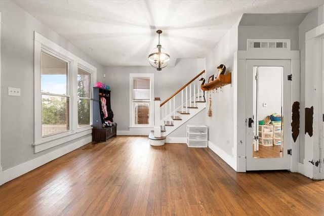 1005 E Noble Avenue, Guthrie, OK 73044