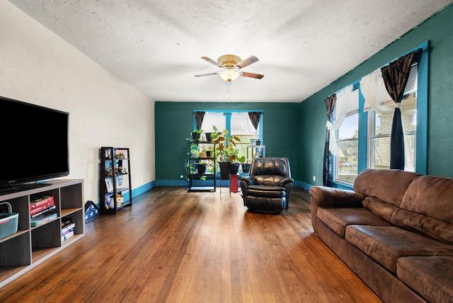 1005 E Noble Avenue, Guthrie, OK 73044