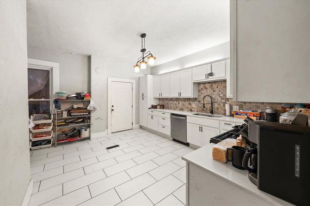 1005 E Noble Avenue, Guthrie, OK 73044