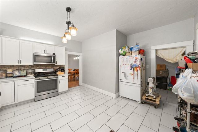 1005 E Noble Avenue, Guthrie, OK 73044