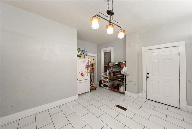 1005 E Noble Avenue, Guthrie, OK 73044