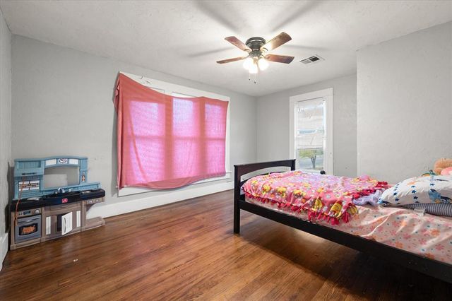 1005 E Noble Avenue, Guthrie, OK 73044