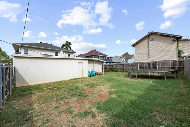 1005 E Noble Avenue, Guthrie, OK 73044