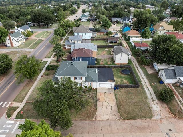 1005 E Noble Avenue, Guthrie, OK 73044