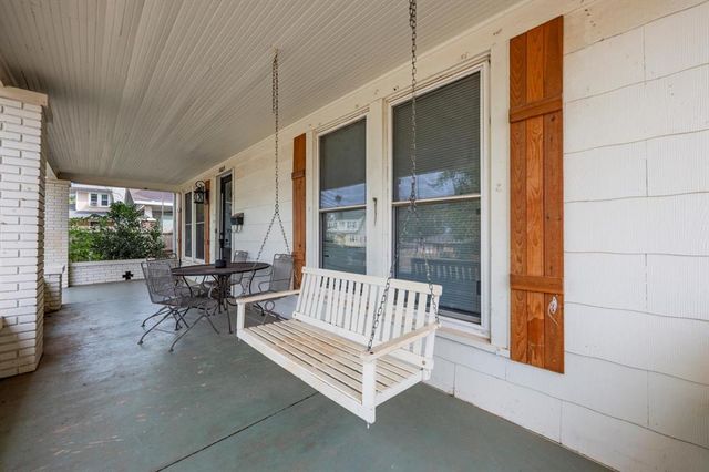 1005 E Noble Avenue, Guthrie, OK 73044