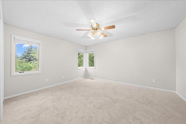 139 Ridge Way, Mahtomedi, MN 55115