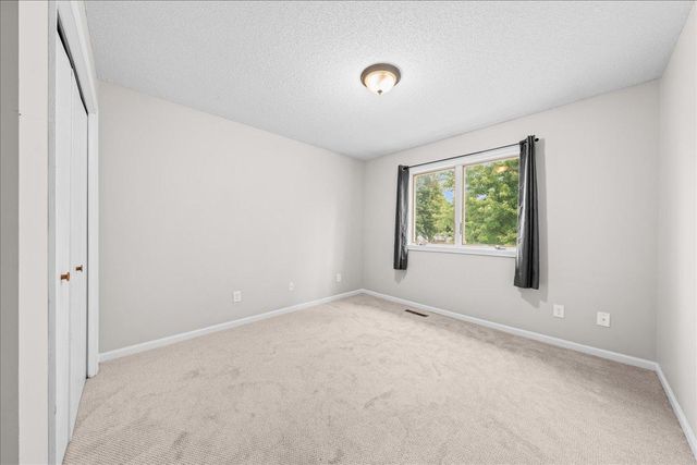 139 Ridge Way, Mahtomedi, MN 55115