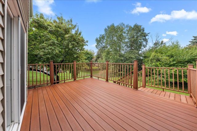 139 Ridge Way, Mahtomedi, MN 55115