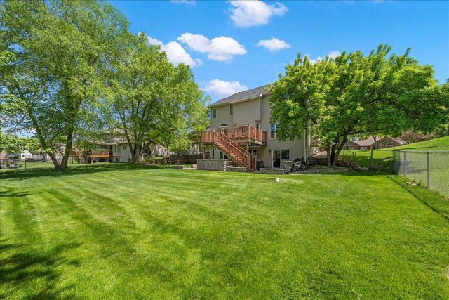 139 Ridge Way, Mahtomedi, MN 55115