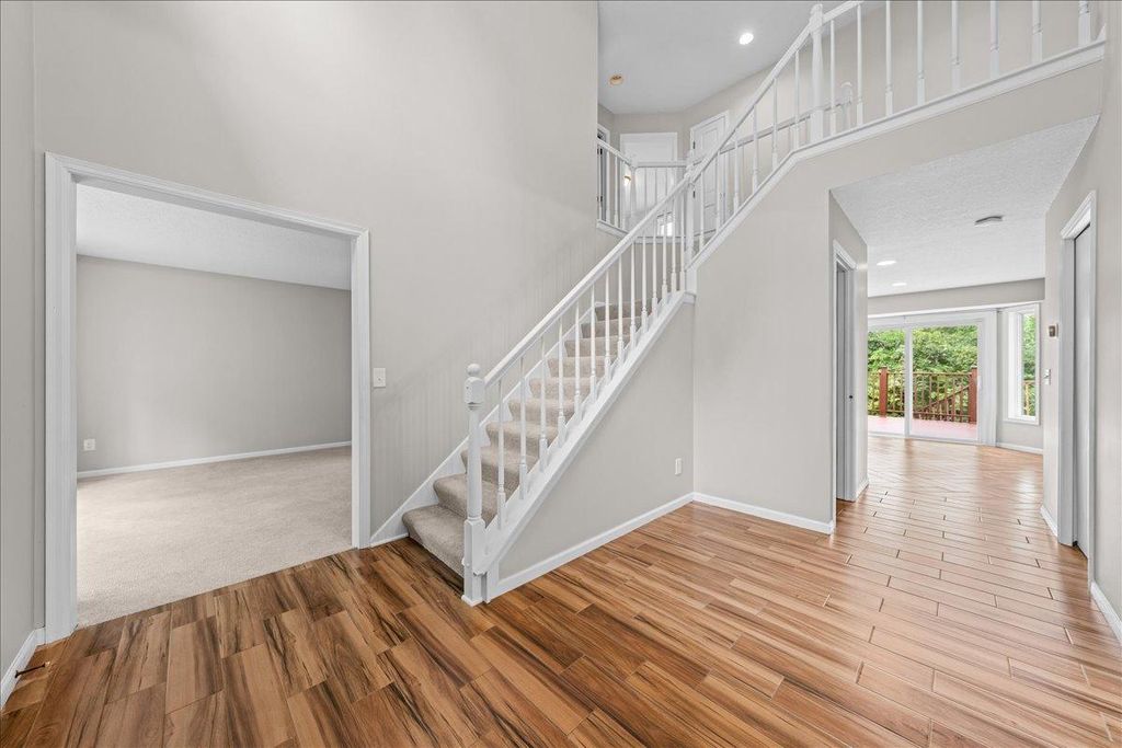 139 Ridge Way, Mahtomedi, MN 55115 — photo 2