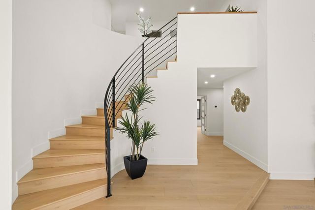 11579 Lorirae Pl, San Diego, CA 92126