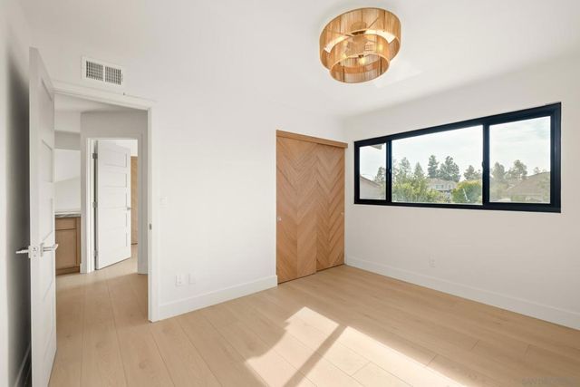 11579 Lorirae Pl, San Diego, CA 92126