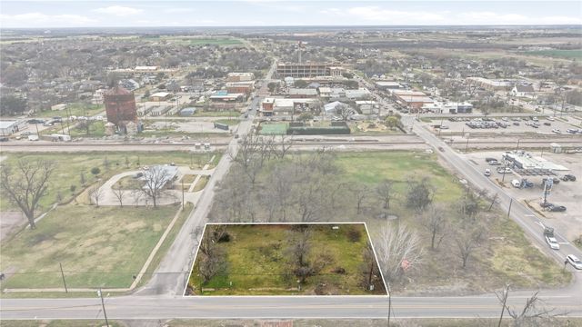 212 E Walnut Street, Celina, TX 75009