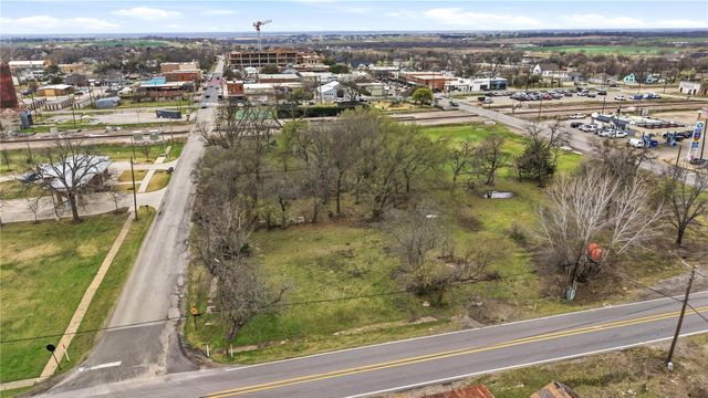 212 E Walnut Street, Celina, TX 75009