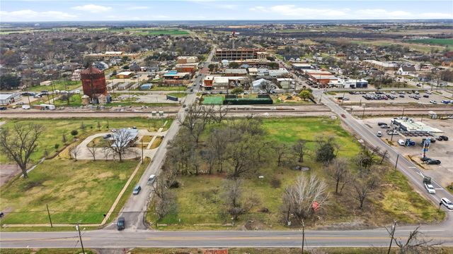 212 E Walnut Street, Celina, TX 75009