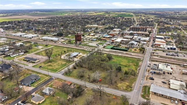 212 E Walnut Street, Celina, TX 75009