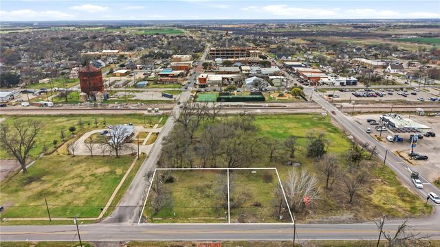 212 E Walnut Street, Celina, TX 75009