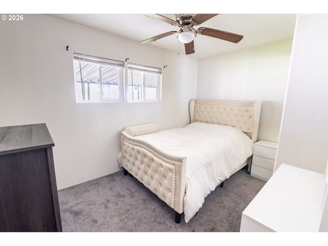 13900 Se HIGHWAY 212 186, Clackamas, OR 97015