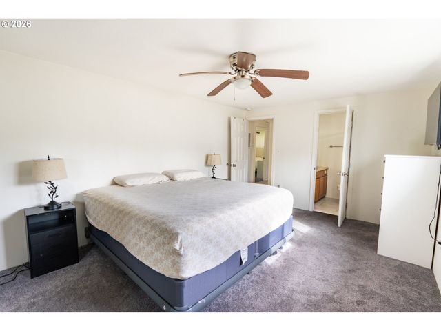 13900 Se HIGHWAY 212 186, Clackamas, OR 97015