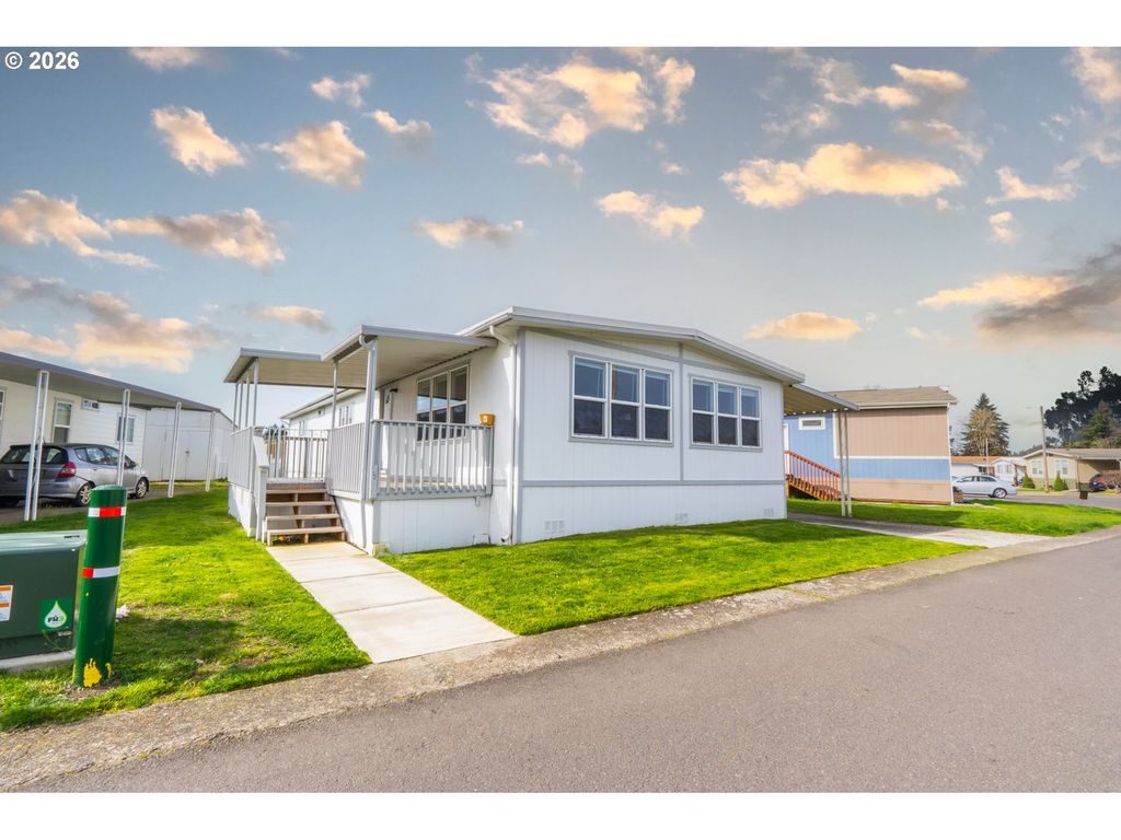 13900 Se HIGHWAY 212 186, Clackamas, OR 97015