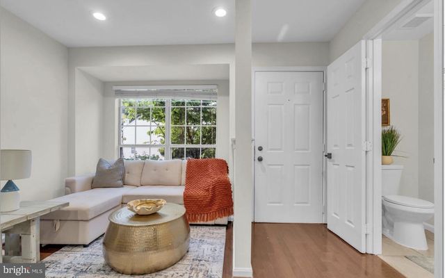 14197 AUTUMN CIR, Centreville, VA 20121