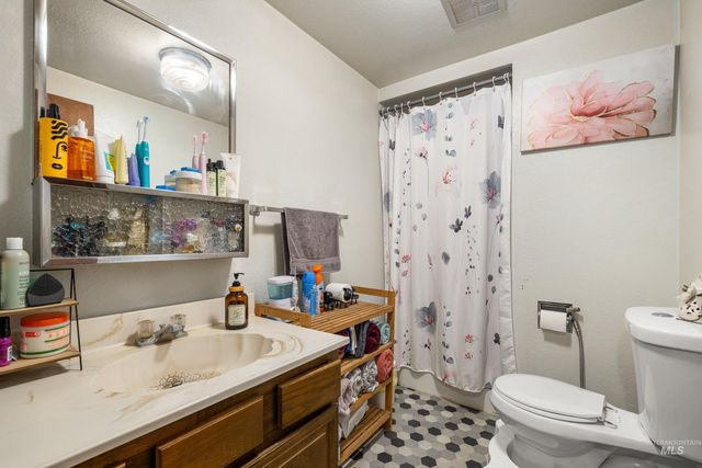 20371 Red Top Rd, Caldwell, ID 83607
