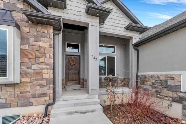 742 N 700 W CIR, American Fork, UT 84003