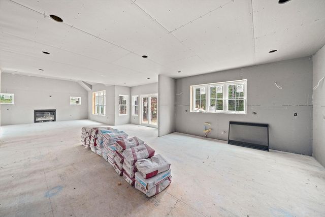 342 Country Club Way, Kingston, MA 02364