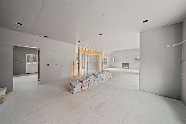 342 Country Club Way, Kingston, MA 02364