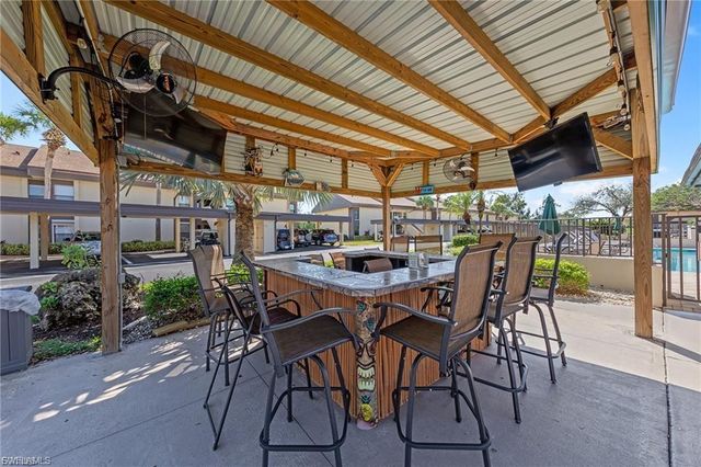 5890 Trailwinds DR 522, Fort Myers, FL 33907