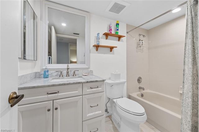 5890 Trailwinds DR 522, Fort Myers, FL 33907