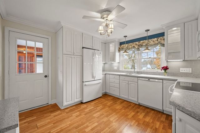 171 Pine Grove Dr, Pittsfield, MA 01201