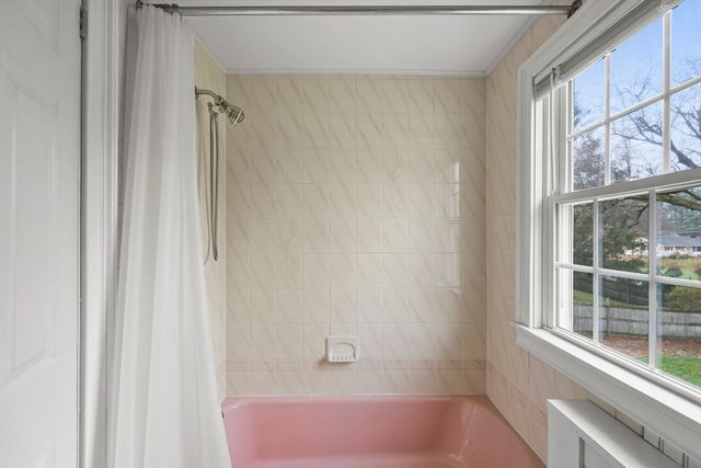 171 Pine Grove Dr, Pittsfield, MA 01201