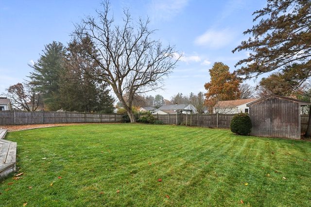 171 Pine Grove Dr, Pittsfield, MA 01201