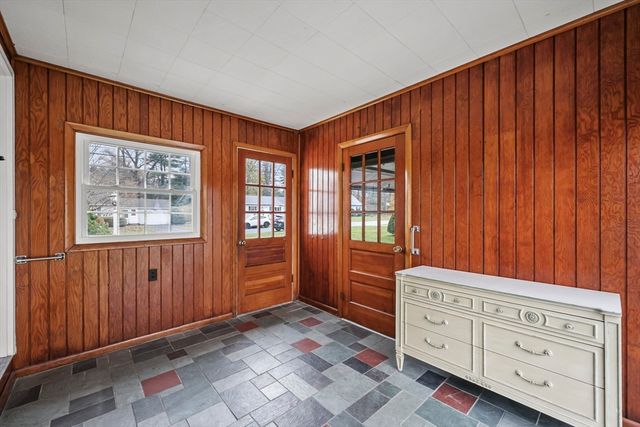 171 Pine Grove Dr, Pittsfield, MA 01201