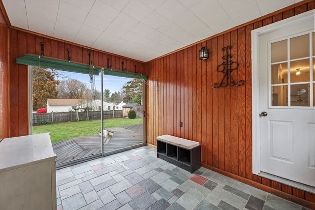 171 Pine Grove Dr, Pittsfield, MA 01201