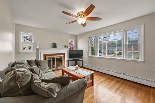 171 Pine Grove Dr, Pittsfield, MA 01201