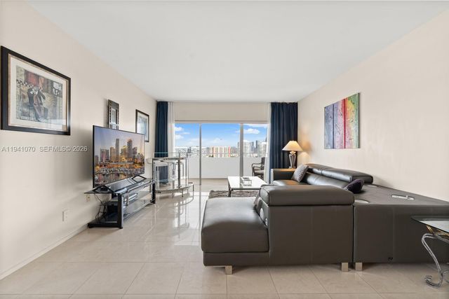 500 Bayview Drive Ph21, Sunny Isles Beach, FL 33160