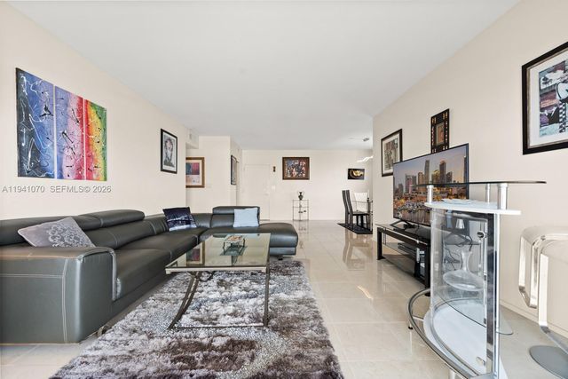 500 Bayview Drive Ph21, Sunny Isles Beach, FL 33160