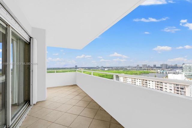 500 Bayview Drive Ph21, Sunny Isles Beach, FL 33160