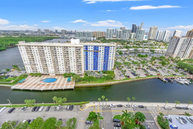 500 Bayview Drive Ph21, Sunny Isles Beach, FL 33160