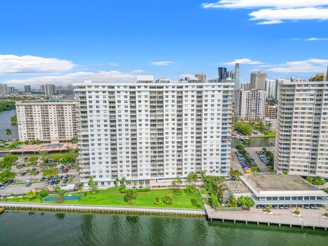 500 Bayview Drive Ph21, Sunny Isles Beach, FL 33160