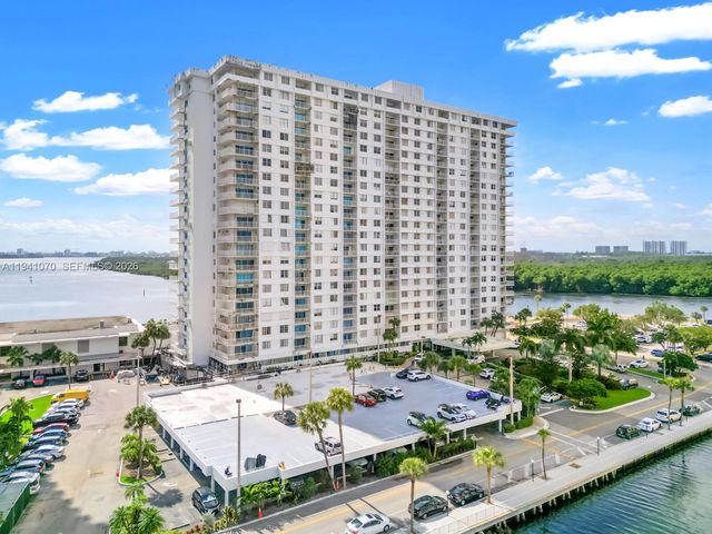 500 Bayview Drive Ph21, Sunny Isles Beach, FL 33160