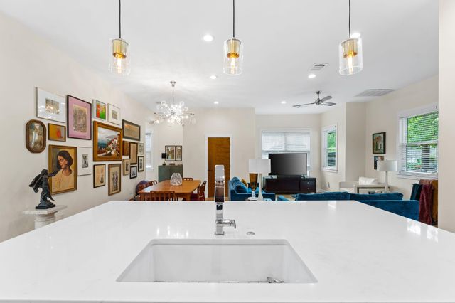 1609 W 8th ST A, Austin, TX 78703