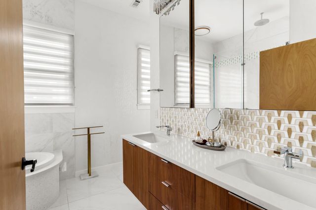 1609 W 8th ST A, Austin, TX 78703