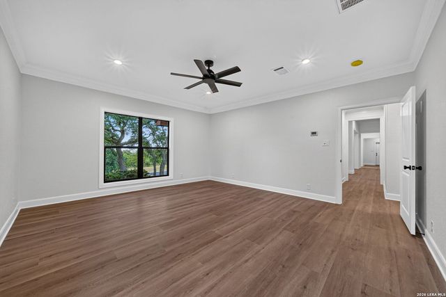 130 Spring Hill Dr, Boerne, TX 78006