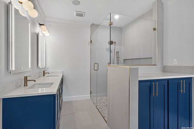 130 Spring Hill Dr, Boerne, TX 78006
