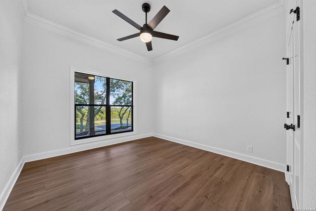 130 Spring Hill Dr, Boerne, TX 78006