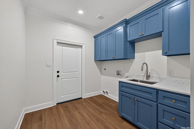 130 Spring Hill Dr, Boerne, TX 78006