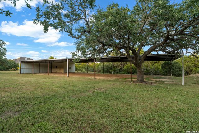 130 Spring Hill Dr, Boerne, TX 78006